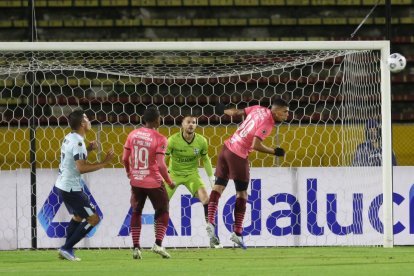 La zaga amarilla ha tenido problemas esta noche.