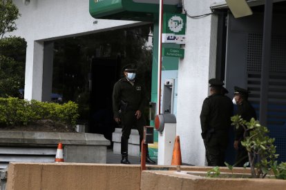 Un experto dijo que debe haber presencia policial las 24 horas en las entidades financieras.