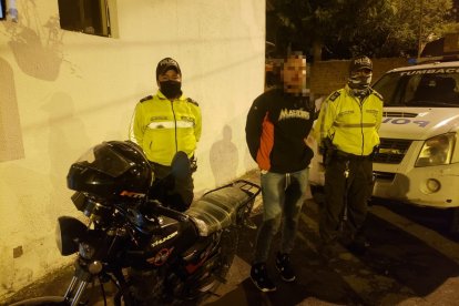 El detenido intentó fugarse de la Policía por toda la parroquia de Pifo.