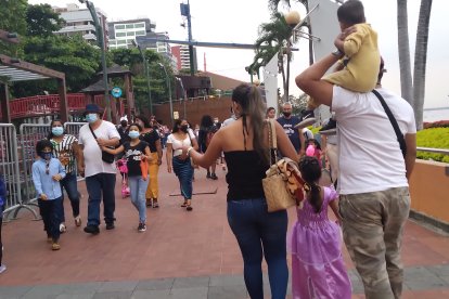 El Malecón Simón Bolívar fue uno de los puntos preferidos para festejar el Día del Niño.