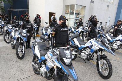 La dotación de equipos a los policías es una de las estrategias para combatir a la delincuencia, pero debe aumentar la rapidez de respuesta a las alertas.