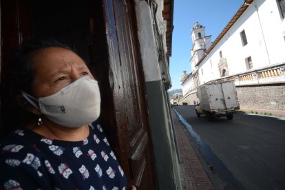 Una vecina que vive frente  al edificio dice que vio el espíritu de una religiosa.