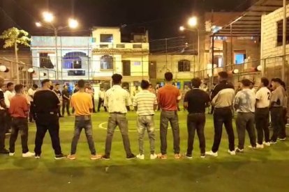 Las organizaciones delectivas se juntan para un ritual religioso.