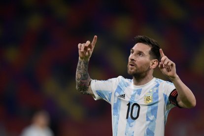 Lionel Messi hizo el penal de Argentina ante Chile.
