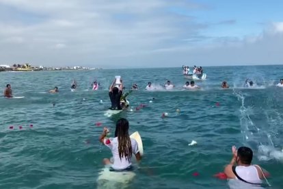 "Te amamos Toño". "Nunca te olvidaremos", le dijeron al amigo que partió a la eternidad.