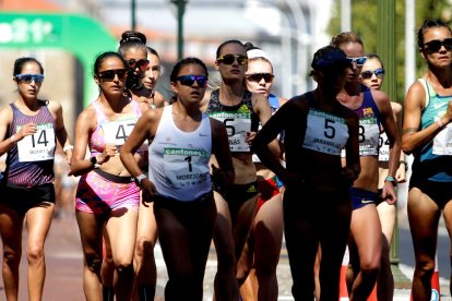 Glenda Morejón (c) se ubicó en el cuarto lugar en La Coruña y ratificó su clasificación a los Juegos Olímpicos.