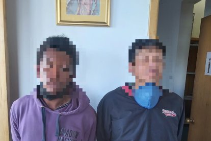 Los sospechosos fueron detenidos luego de una pequeña persecución.