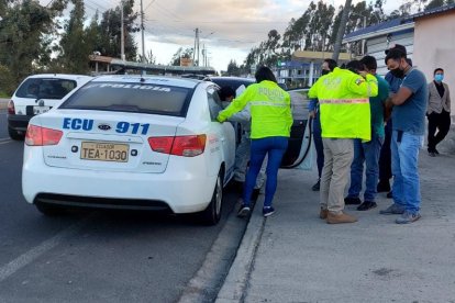 El cuerpo del menor de edad fue hallado sobre su cama. La Policía investiga este hecho.