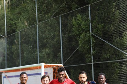 Los goleros de Ecuador en un trabajo especial ante de enfrentar a Perú.