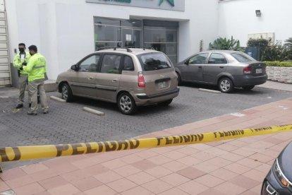La víctima fue baleada en el sector de Urdesa, norte de Guayaquil.