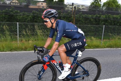 Richard Carapaz se mantiene en el séptimo lugar del Tour de Suiza, a 17 segundos del líder.