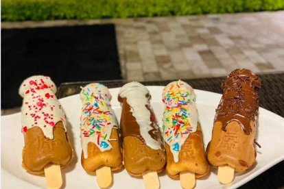 Los postres vienen con diferentes coberturas.