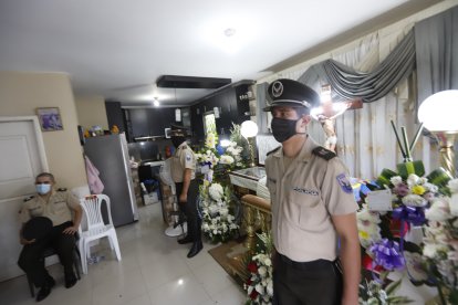 La víctima fue velada en su inmueble, con una corte policial.