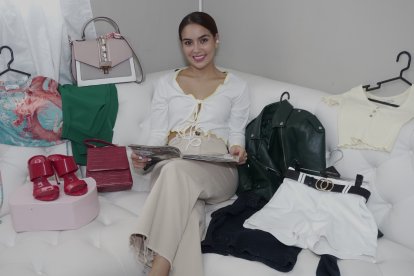 Es presentadora

 del segmento ‘Arte y moda’, del programa ‘Última hora’ y de ‘Fashion Planet’, de VitoTVO.