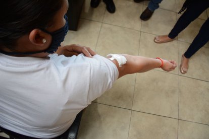 La mujer no tiene miedo a los delincuentes. Dice que ama su trabajo.