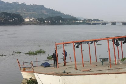 El cuerpo del extranjero fue recuperado a orillas del río Daule, luego que la marea bajó.