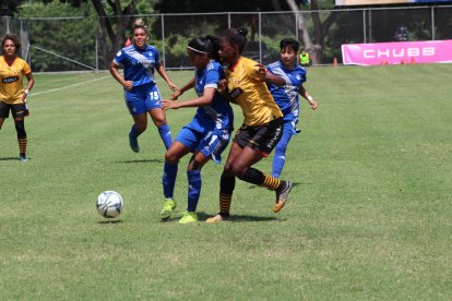 Barcelona y Emelec empataron 0-0 en el Clásico del Astillero.