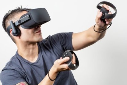 Estas son las gafas de realidad virtual Oculus.