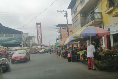 La balacera se registró por la calle Novena y Malecón, pleno centro de la ciudad de Quevedo.