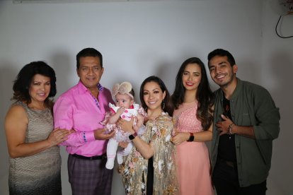 El cantante Máximo Escaleras se convirtió en abuelo durante la pandemia.