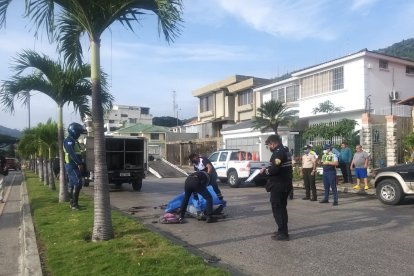 El cuerpo fue llevado al Laboratorio de Criminalística y Ciencias Forense de Guayaquil.