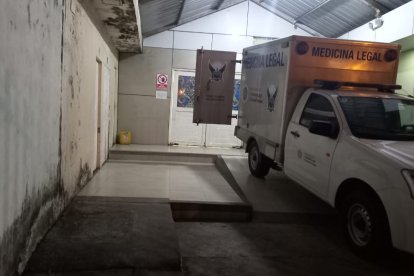 Personal de Criminalística arribó al levantamiento del cadáver.