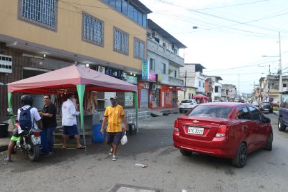 El delito se perpetró en este sector. Los falsos policías habrían parqueado en media calle.