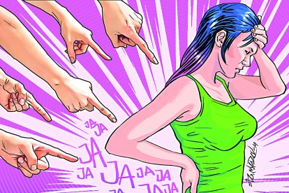 Se le burlan porque no tiene pompis.