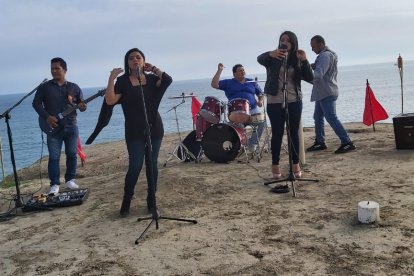 Lo filmaron en los acantilados del sector Acapulco, en Ancón.