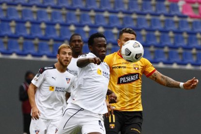 Un autogol amarillo a los 3 minutos fue suficiente para la fiesta de los Albos.