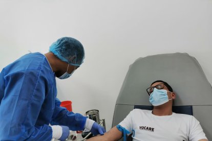En Quito, los pacientes inoculados se acercan a la Cruz Roja por la prueba