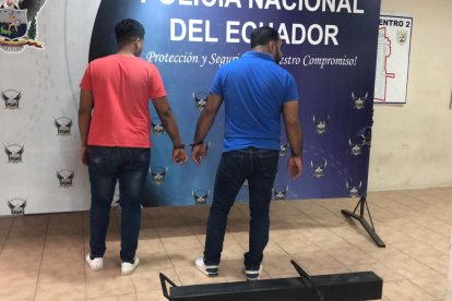 La Policía detuvo a cuatro personas, dos de ellos menores de edad.