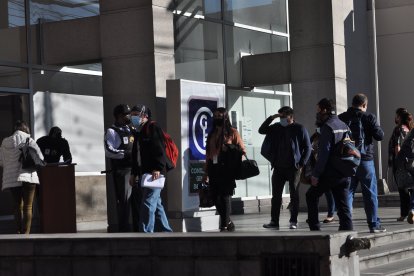 Referencial. En el grupo de personas que regresarán a sus instituciones y empresas están quienes ya recibieron la segunda dosis anticovid.