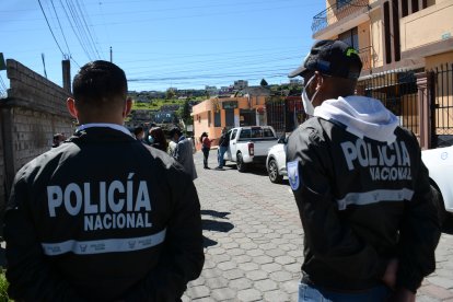 La policía inició las investigaciones para dar con el sitio exacto del crimen.