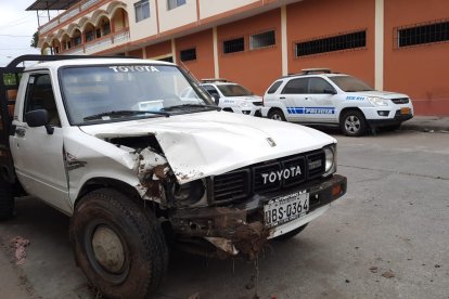 Los agentes hallaron dentro de la camioneta varios de los enseres robados.