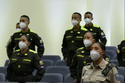 Los cadetes en Ecuador durante la inauguración del taller.
