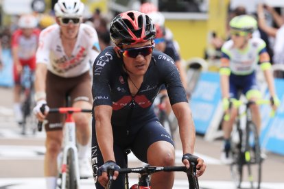 Richard Carapaz demostró que está listo para atacar en la montaña.