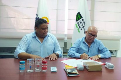 El Ab. José Arévalo de Fedenador y el Dr. Tyrone Flores de Organización Nacional Antidopaje del Ecuador