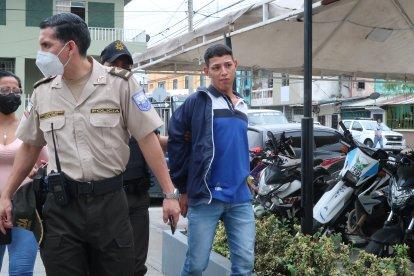 El detenido fue increpado por su madre, ya que no llegó a casa.