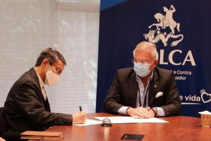 La institución médica y la eclesiástica se comprometieron a trabajar juntos contra el cáncer.