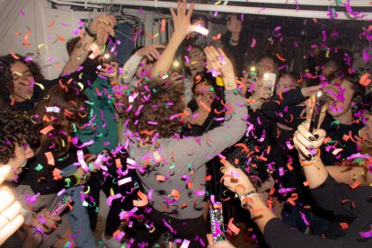 Cerca de unos 180 jóvenes dieron positivo tras ir a una fiesta en Países Bajos.