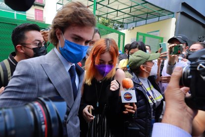 Ordenan juicio contra Youtuber mexicana por presunto delito de pornografía infantil.