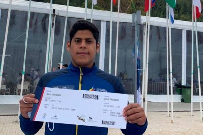 David Farinango con el boleto a Tokio que consiguió en el clasificatorio de Portugal. Su estreno en los Olímpicos será el 5 de agosto.