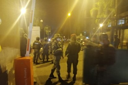 Militares salieron a las calles para colaborar con los controles.