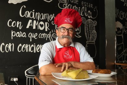 Carlos Uquillas inició un negocio de comida junto a su socia Jéssica Troya el 28 de junio, en Mucho Lote etapa 4, norte de Guayaquil.