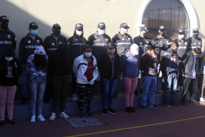 Algunos de los detenidos registran antecedentes penales.