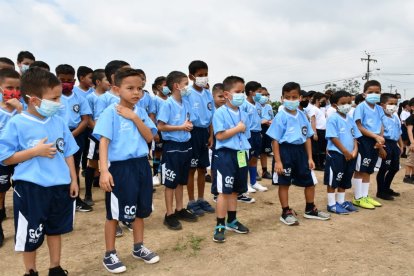 Cientos de niños de distintas parroquias rurales del Guayas entrenarán en las escuelas de fútbol.