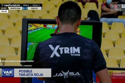 Durante el primer Clásico del Astillero del año, el VAR sufrió un apagón.