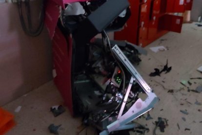 Así quedó el cajero automático tras el robo perpetrado.