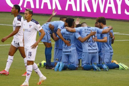 Gremio fue contundente en la cancha de Liga de Quito. Aprovechó la oportunidad que tuvo para marcar y se llevó el triunfo.